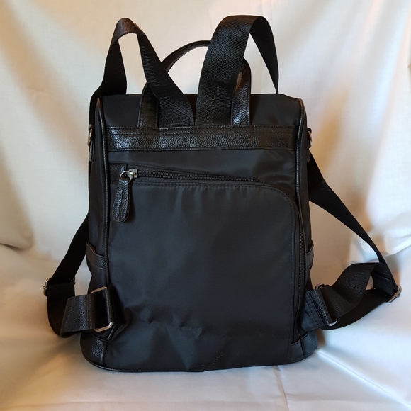 Backpack - Picture 4 of 9